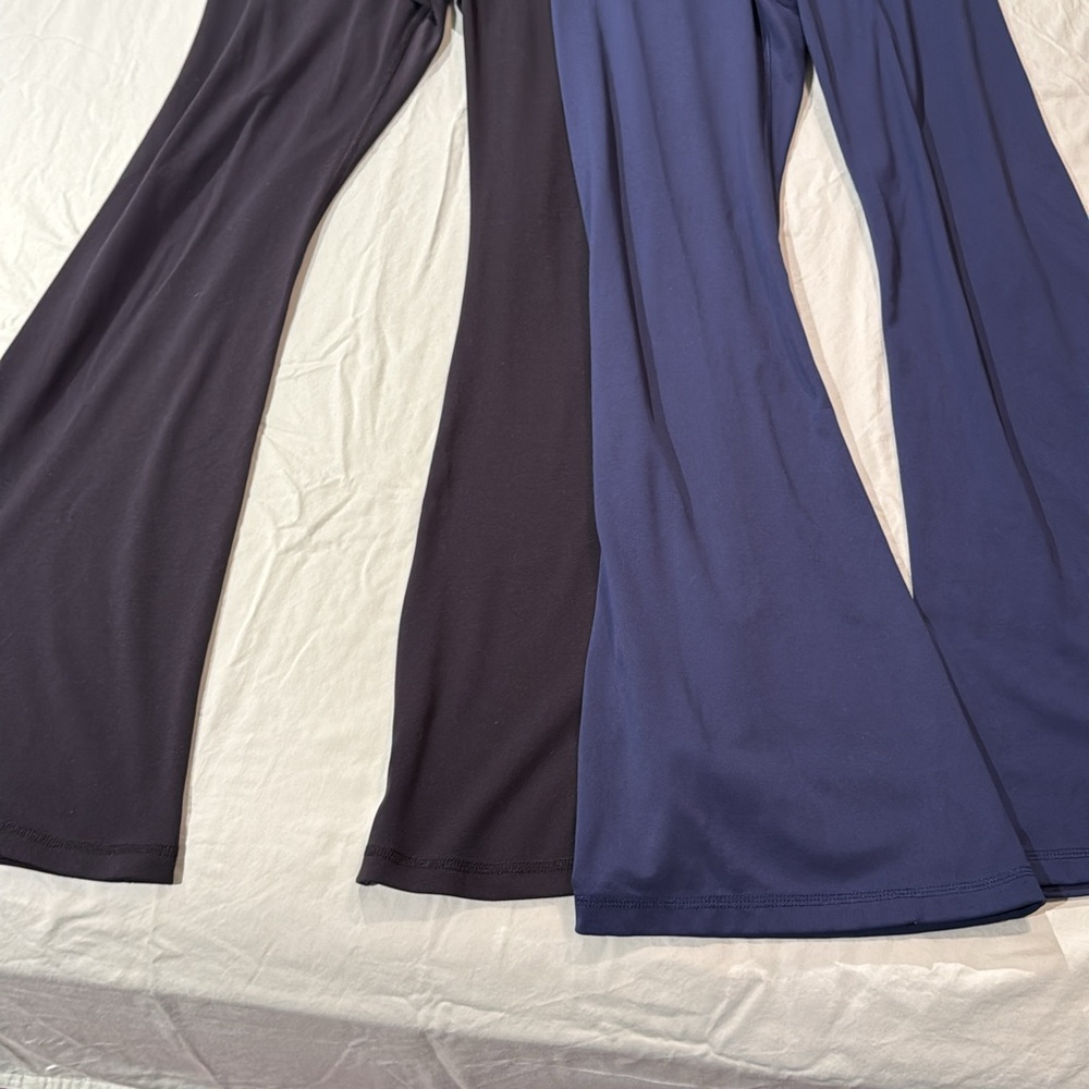PINK Victoria's Secret Navy/Deep Blue Flare Leggins - Picture 7 of 7